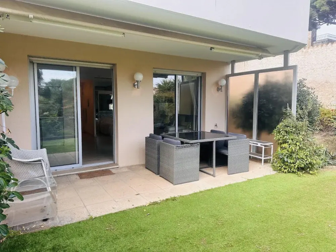 Light Modern Studio With Garden Pool- 2294