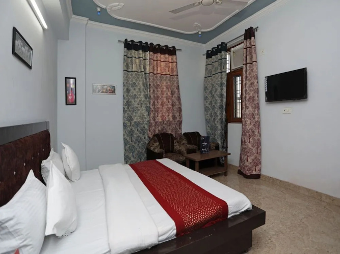 OYO 12502 City Hotel