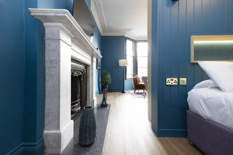 30 Castle Street Aparthotel