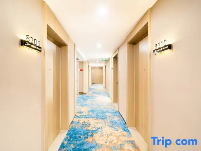 Pujiang Qianbaidu Hotel