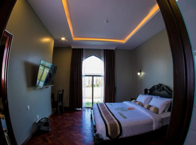 Lustre Bagan Resort