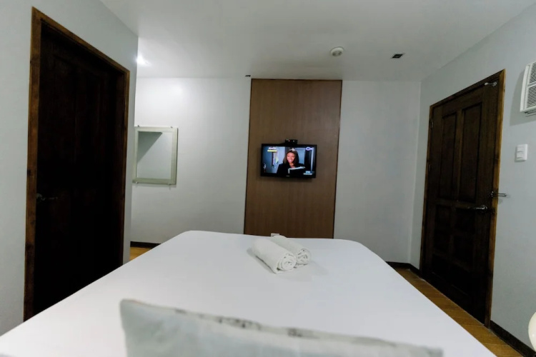 Madonna Hometel and Suites