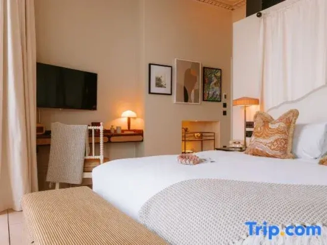 Suite with balcony
