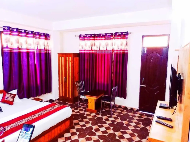 OYO 24660 Mahasu Villa