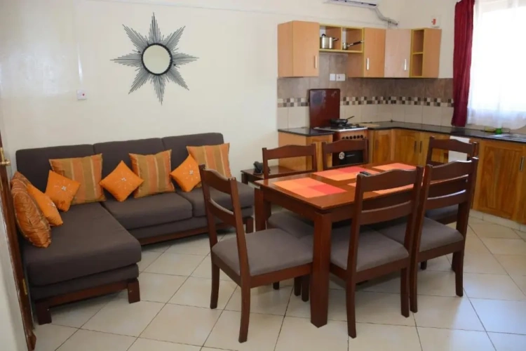 3 Bedrooms Apartment