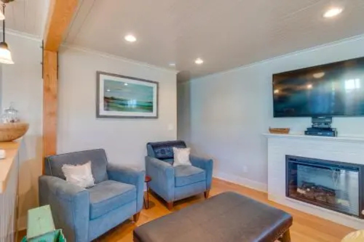 Rockaway Beach Bungalow
