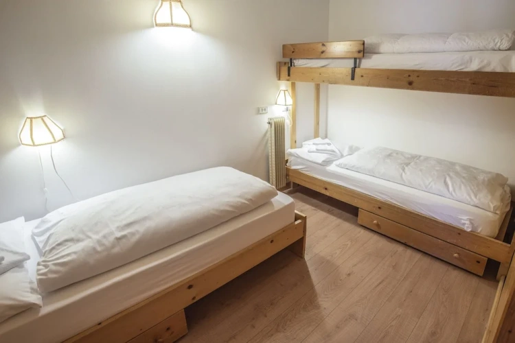 2 Bedrooms Apartment