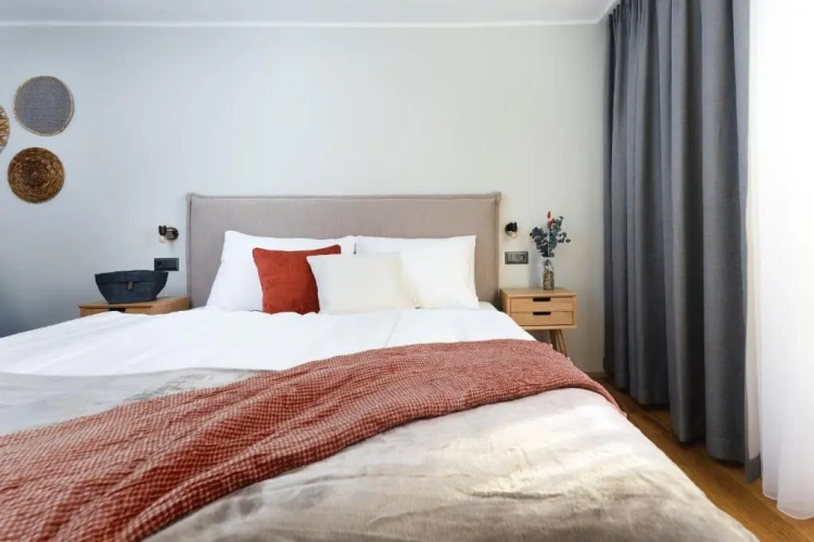 Standard room with mountain view