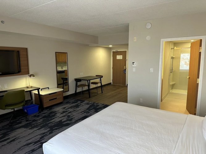 Newmarket Hotel & Suites