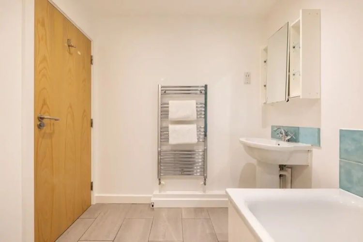 The Clapham - Captivating 2bdr With Garden Parking