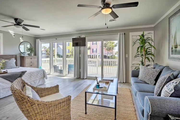 Apartment with balcony