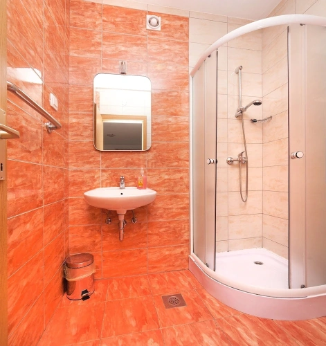 3 Bedrooms Apartment
