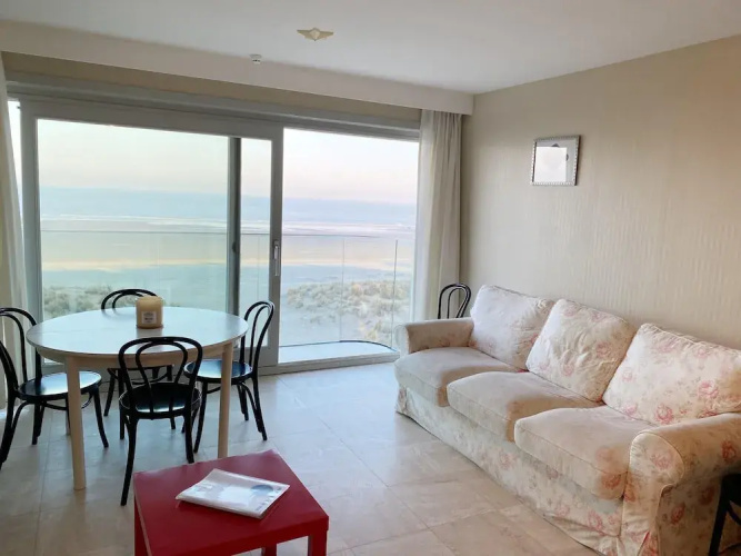 Beachside Stay With Views