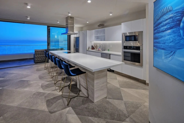 Luxury New Oceanfront Condo 5BR Sleeps 12