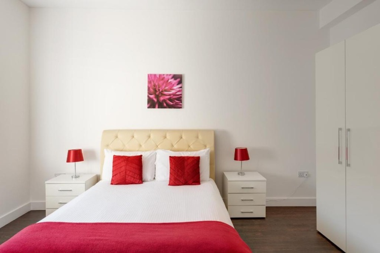 2 Bedrooms Apartment