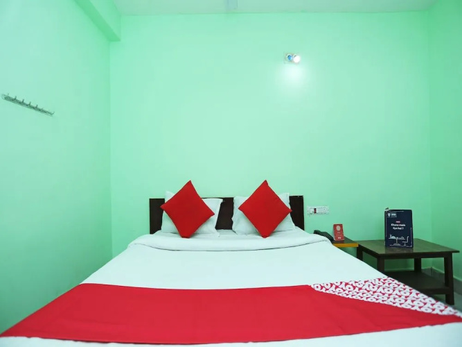 OYO 24642 Manorama Guest House