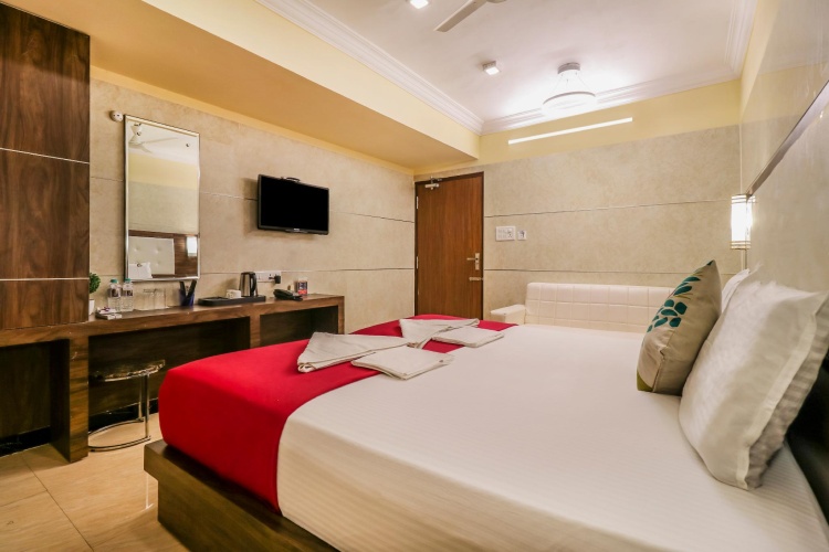 Deluxe Double room with city view