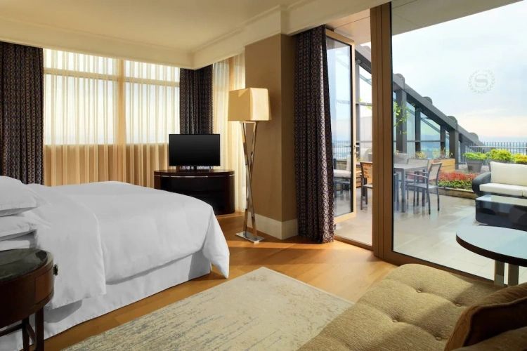 Executive Double Suite with river view