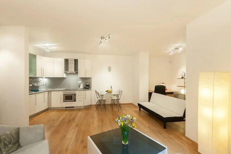 Romantic Condo near Charles Bridge