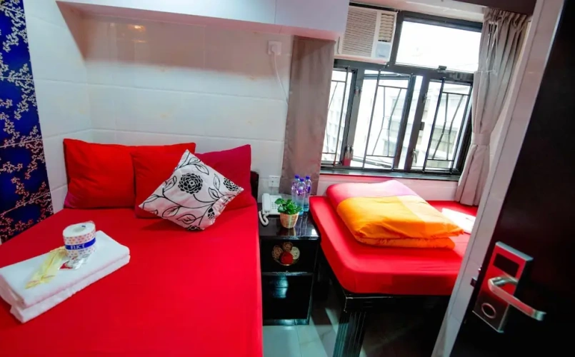 Standard Triple room