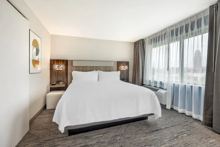 1 Bedroom Suite