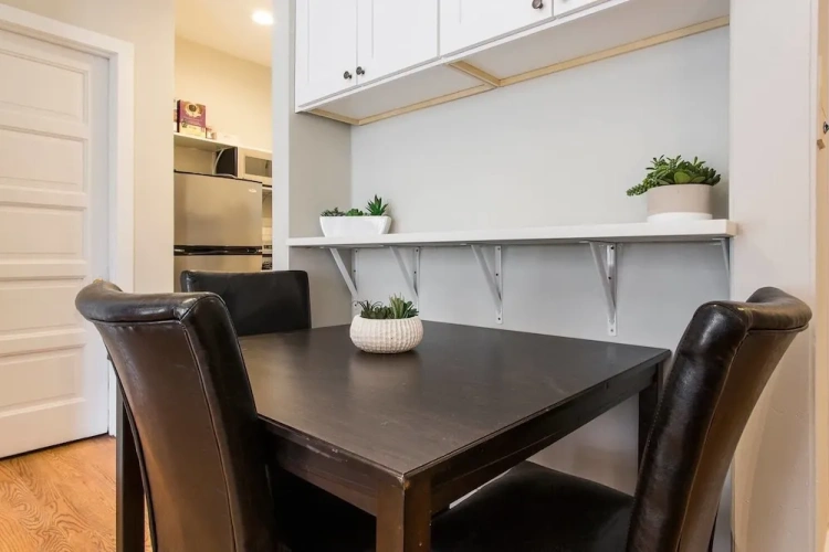 2 Bedrooms Apartment