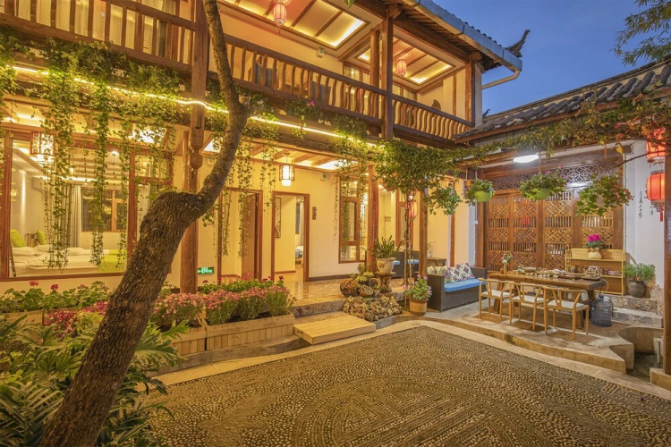 Wolong Inn