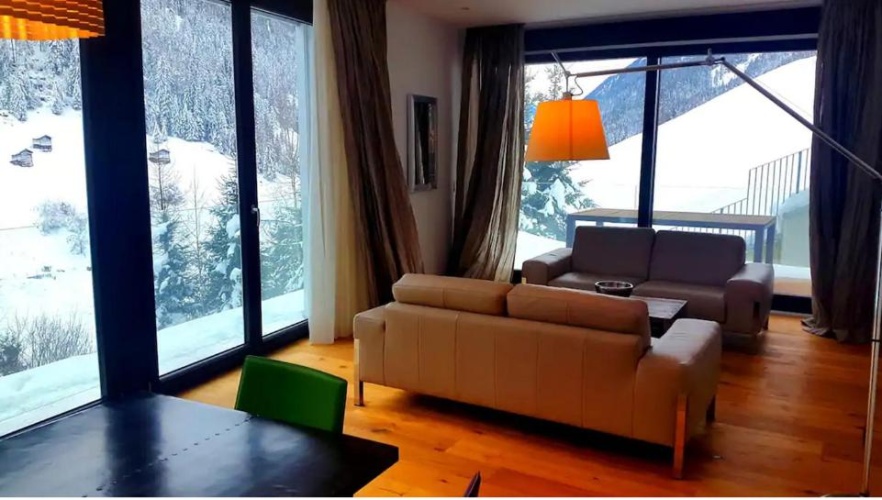 Apartment with mountain view