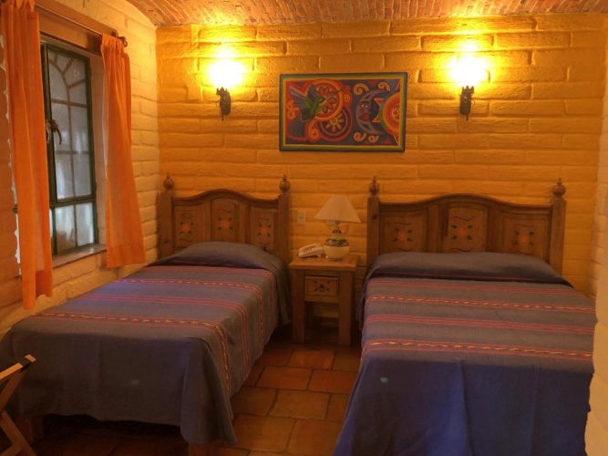 Standard Triple room