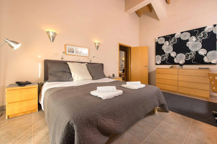 Olive Villa