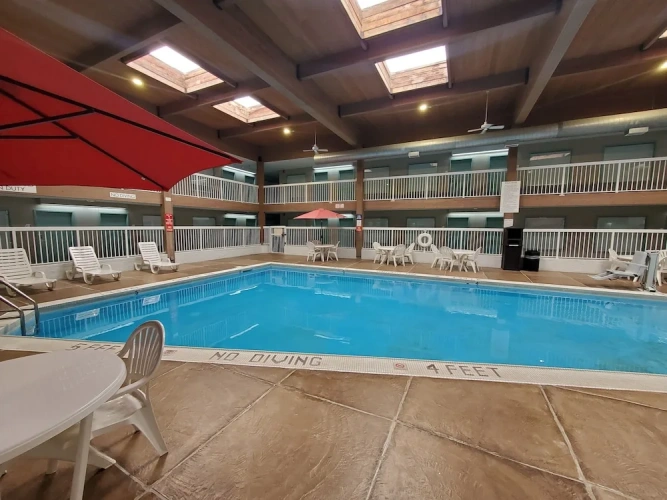 Standard Quadruple room with pool view