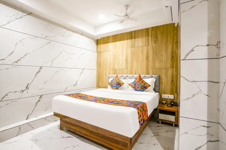 FabHotel Shubham Inn