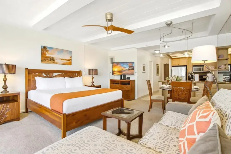 Whaler Resort by KBM