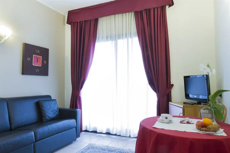 HotelTo