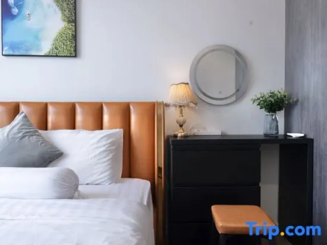 2 Bedrooms Apartment with city view