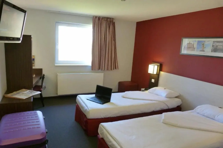DC Hotel
