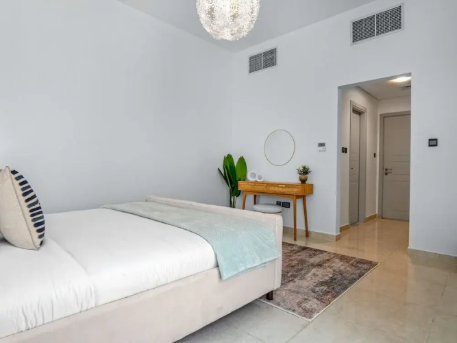 Easygo-upgraded 1bdr Polo Residence