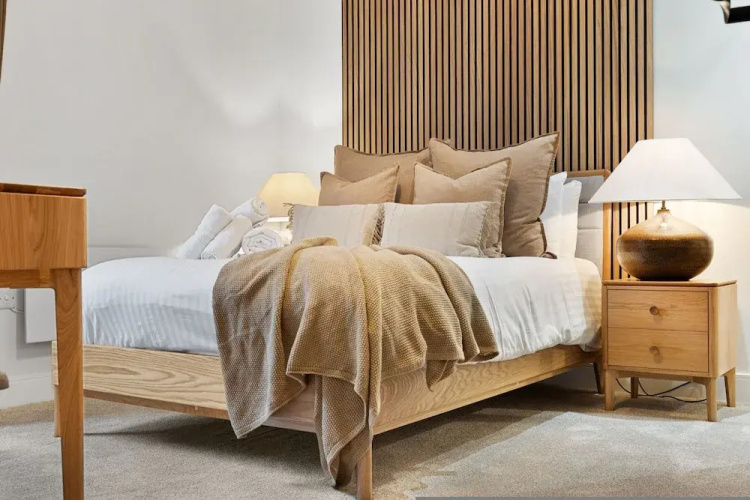 Host Stay Rock Mill 8