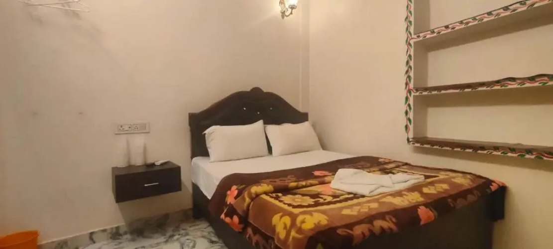 Hotel Royal Shantii Inn
