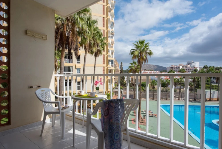 Y2E. Lovely Apartment Pool View! Close To Beach