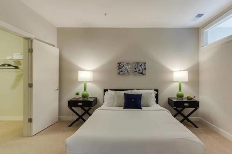 Two-Bedroom On H 77