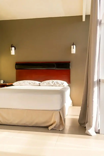 Dosi Hotel Ph