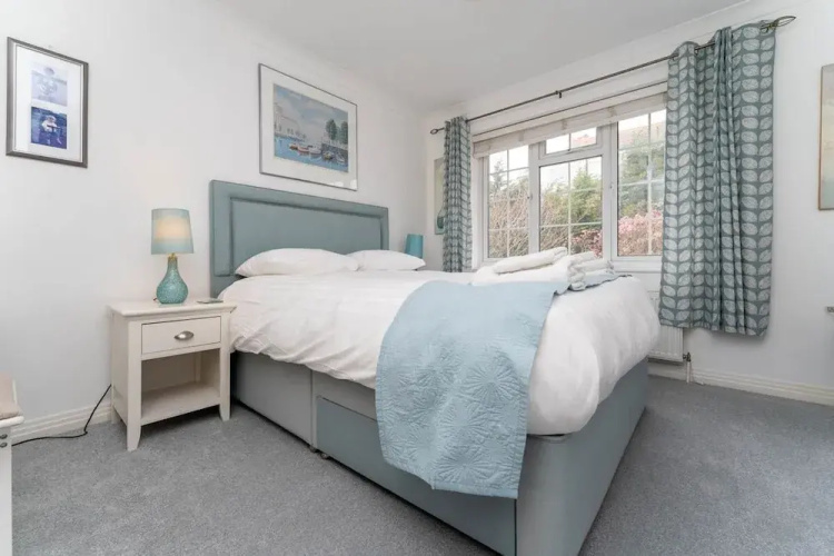 Host Stay Martlet House