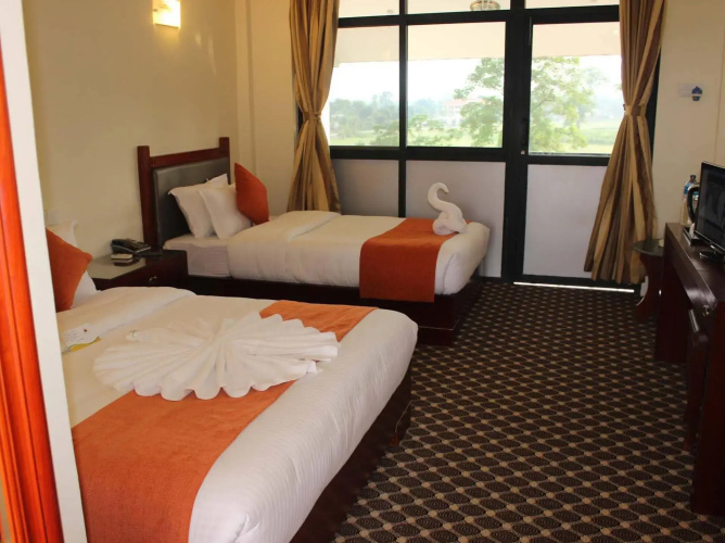 Hotel Jungle Crown