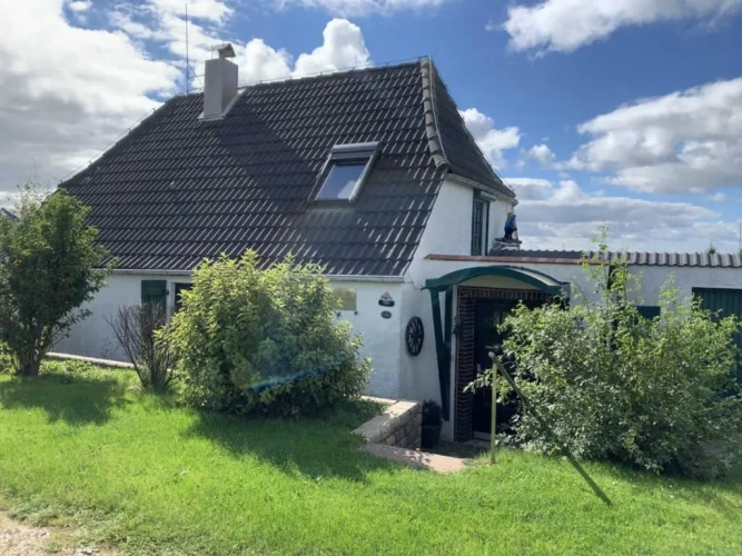 2 Bedrooms Cottage