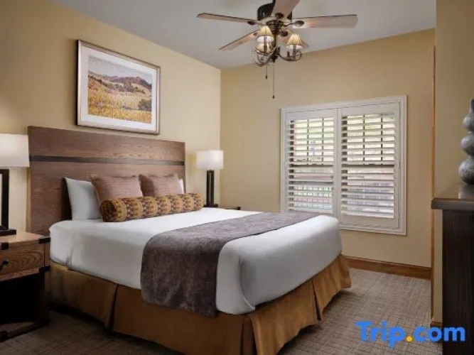 2 Bedrooms Villa