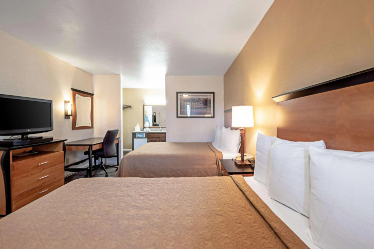 Rodeway Inn at Nevada State Capitol