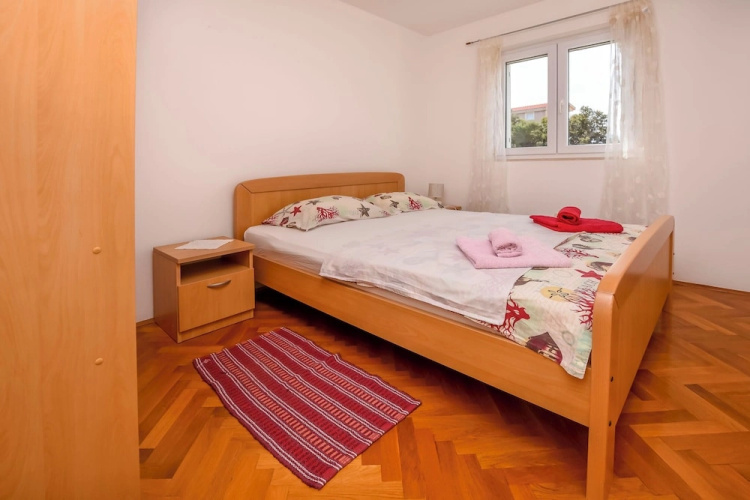 Apartments Ema