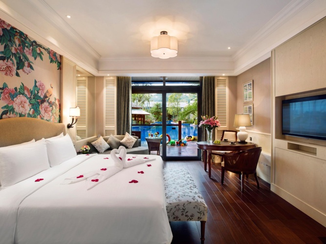 Deluxe Double Club room with view