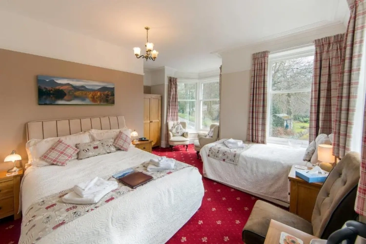 Standard Triple room